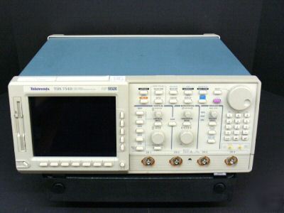 Tektronix TDS754D digital oscilloscope 500MHZ