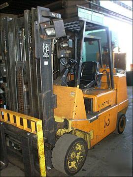 Hyster fork lift truck - 8000 lbs capacity
