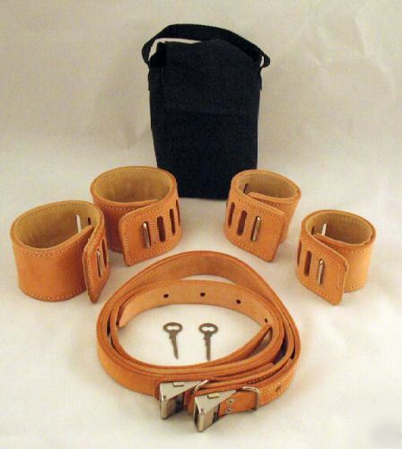 Leather humane restraint set / fesselset