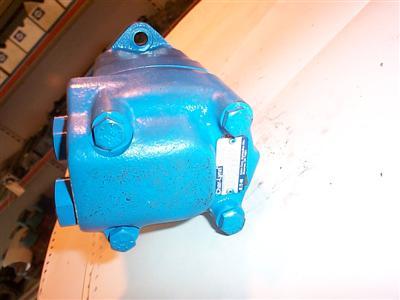 Char lynn 104 hydraulic motor spool valve