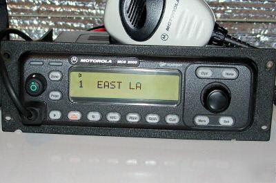 Motorola mcs 2000 uhf radio flashport mic/speaker 