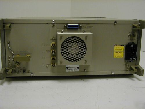 Anritsu MG3633A signal generator 0.01-2700MHZ