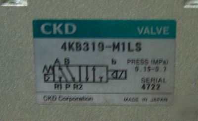 Ckd 4KB319-M1LS valve 2 pos single sub base porting 