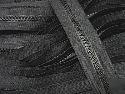 #5 molded plastic zipper chain black (580) 20Y ZP05A-Z0