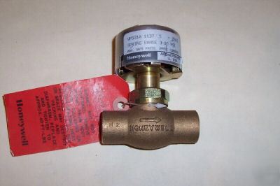 Honeywell 3/4 in sweat valve. n.o. 3 to 10 psi VP531A