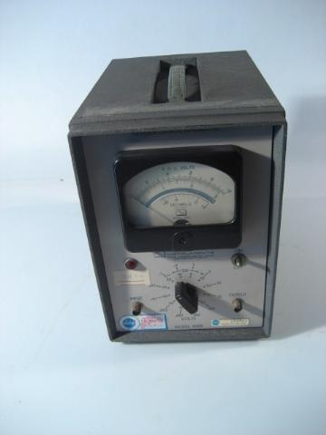Hickok rd vacuum tube voltmeter 1602