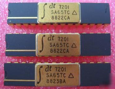 IDT7201, dual port mem, idt, 28 gold pin dip, 3 each