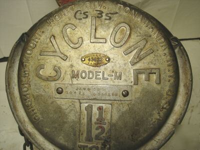 Cm - cyclone model m - 1-1/2 ton chain hoise
