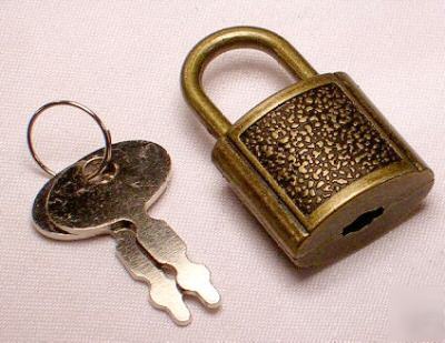 Vintage itsy bitsy teeny weeny padlock + keys its tiny