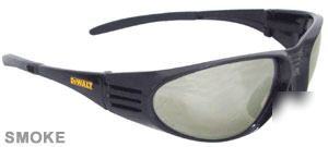 Dewalt ventilator safety glasses smoke/black 1 pair