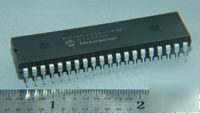 Microchip pic 18F4550 40 pin usb dip ............. PI06