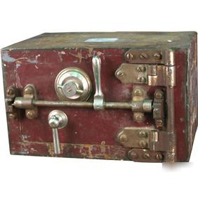 Antique diamond safe w /combo