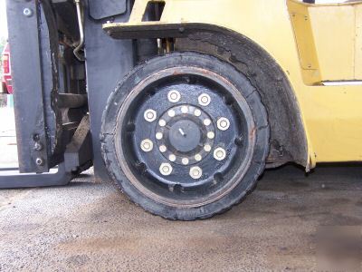 Caterpillar 12,000 pound capacity forklift