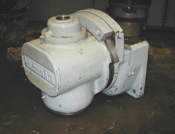 Cincinnati universal vertical milling attachment