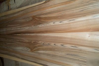 Sweet red gum veneer 30 @ 7'' x 44'' [1633]