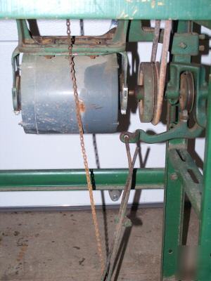 Vintage merrow electric commercial sewing machine 