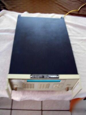 Wavetek 2407 .01-550 mhz synthesized signal generator 