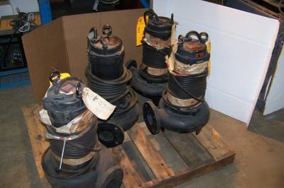 Lot of 4 submersible pumps 3 & 5 hp 230V 3P 150 gpm