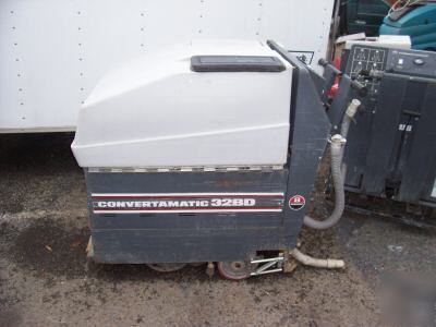 Advance scrubber convertamatic 32BD autoscrubber floor