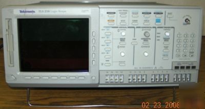 Tektronix tek tls 216 16 channel 2 gs/s logic scope