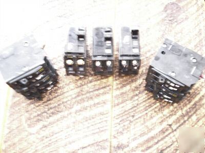 Lot ,square d qo breakers 15, 20A sp, 20, 30, 50 2POLE 