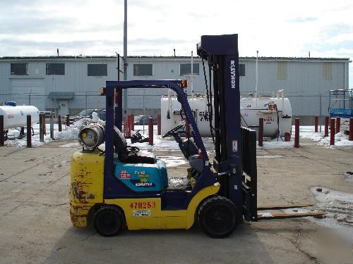 Komatsu FG30SHT-12 warehous forklift 6000LB