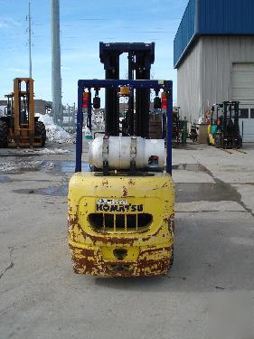 Komatsu FG30SHT-12 warehous forklift 6000LB