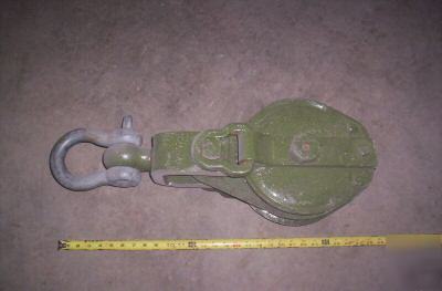 Heavy duty snatch block two line