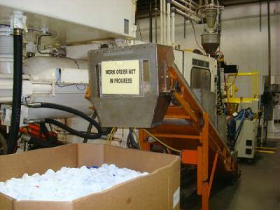 1994 van dorn 500-ton plastic injection molding machine
