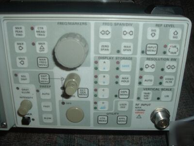 Tektronix 2710 spectrum analyzer 9KHZ to 1.8GHZ 