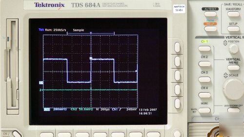 Tektronix TDS684A/13/1F/2F 1 ghz digital oscilloscope