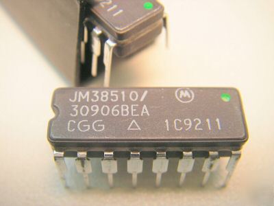 JM38510/30906BEA,mil-spec quad 2-to-1 multiplexer LS257