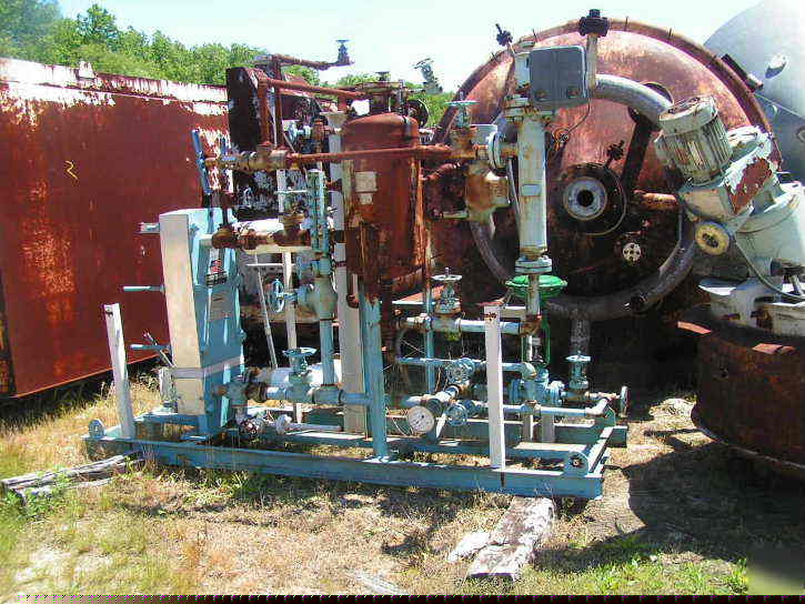 Plate heat exchanger w receiver vessel control valves