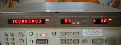 Hp - agilent 8662A synthesized signal generator w/man 