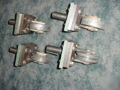 Casters for extrusion downstream equipment