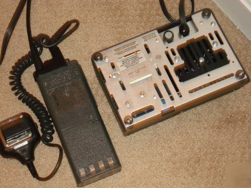 Motorola 2 way radio MT1000 w. charging base&microphone