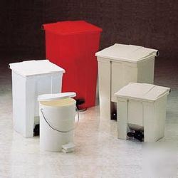 4-1/2 gallon step-on can receptacle rcp 6142 whi