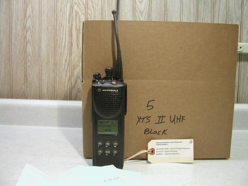 Motorola XTS3000 ii uhf 403-470MHZ astro xts 3000