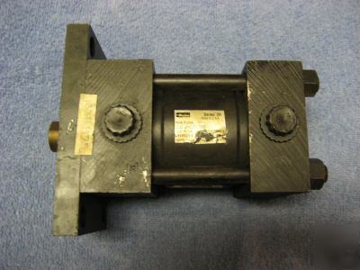 Parker 2H hydraulic cylinder. 2.5