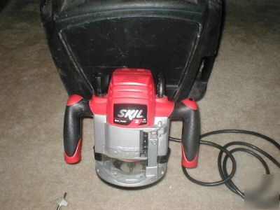 Skill 1820 plunge router with work light