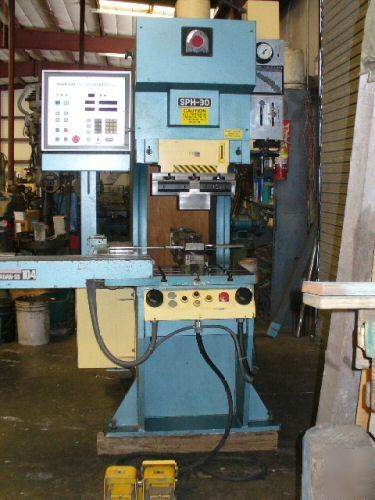 Amada 33 ton c-frame hydraulic cnc punch