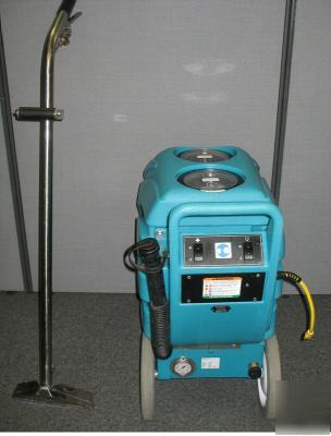 Carpet cleaner tennant 15 gal extractor 250PSI - mint