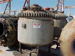 Used: pfaudler glass lined reactor, 500 gallon, vertica