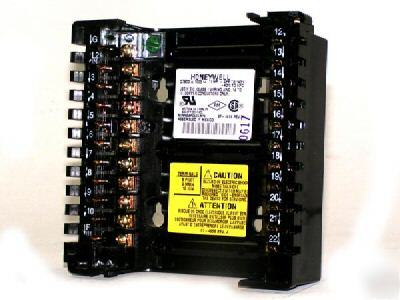 New honeywell Q7800B1003 subbase from factory-- ( ) 