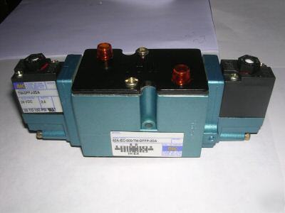 New mac 24VDC solenoid valve, 82A-ec-000-tm-dffp-2DA