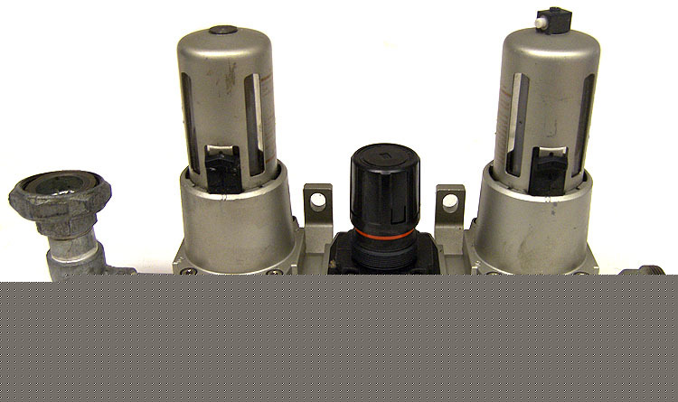 Smc pneumatic air regulator/filter/lubricator assembly