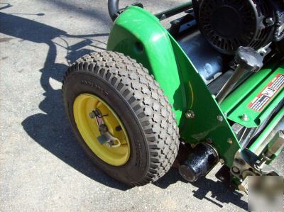 John deere 260B walk greens reel lawn mower honda eng.