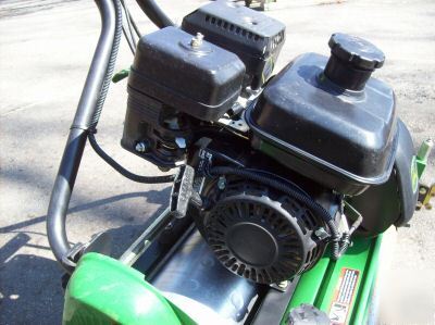 John deere 260B walk greens reel lawn mower honda eng.