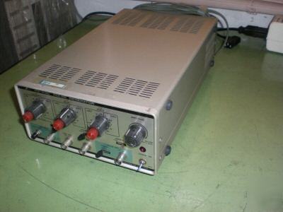 Lot of 2 iwatsu pg-230 PG230 pulse generator 50MHZ