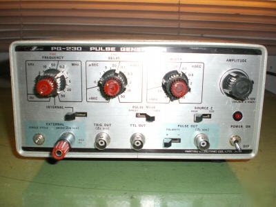 Lot of 2 iwatsu pg-230 PG230 pulse generator 50MHZ